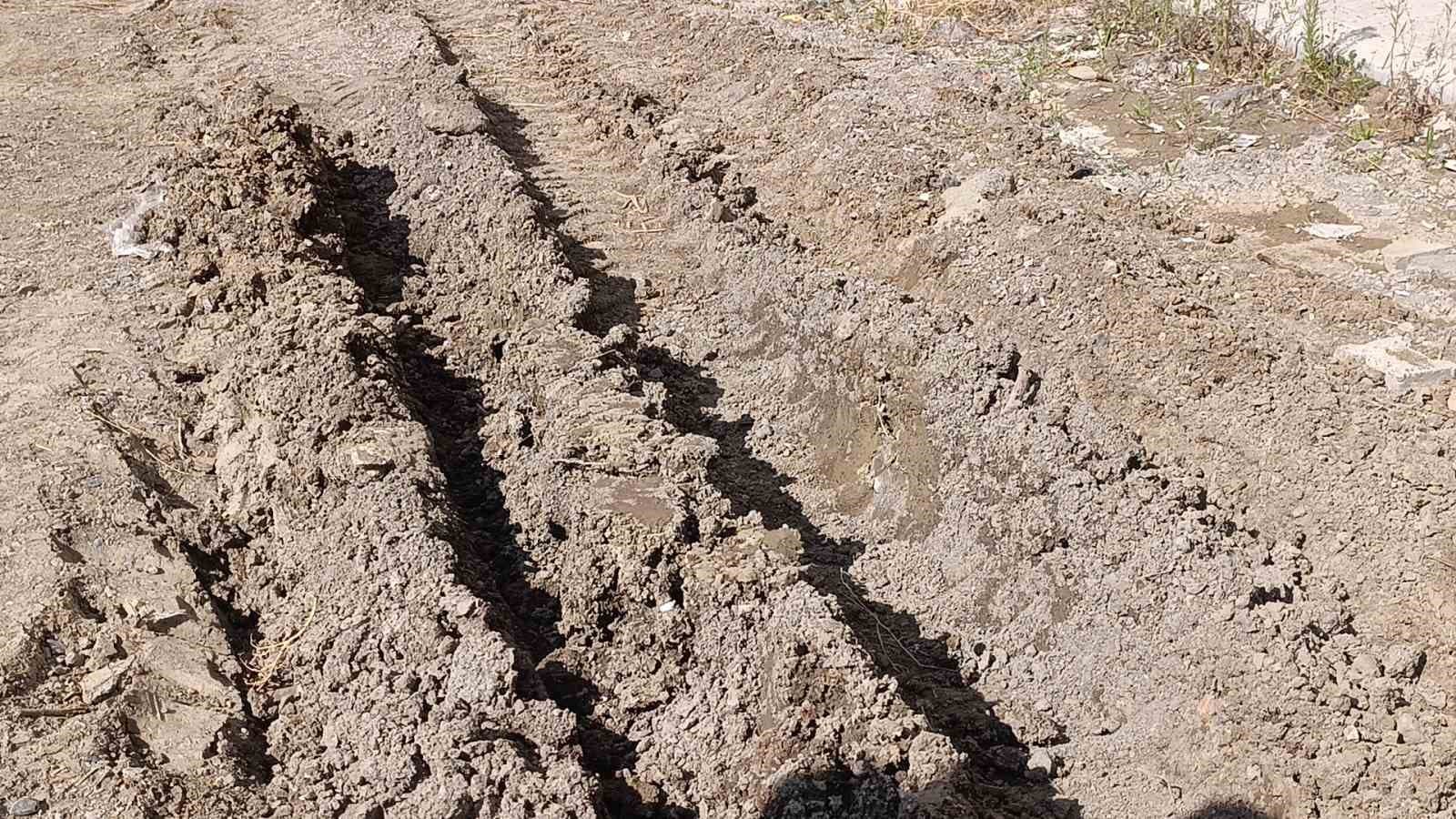 Tekirdağ’da sokakta pankartla tepki: "3 yıldır off-road pisti kullanıyoruz"