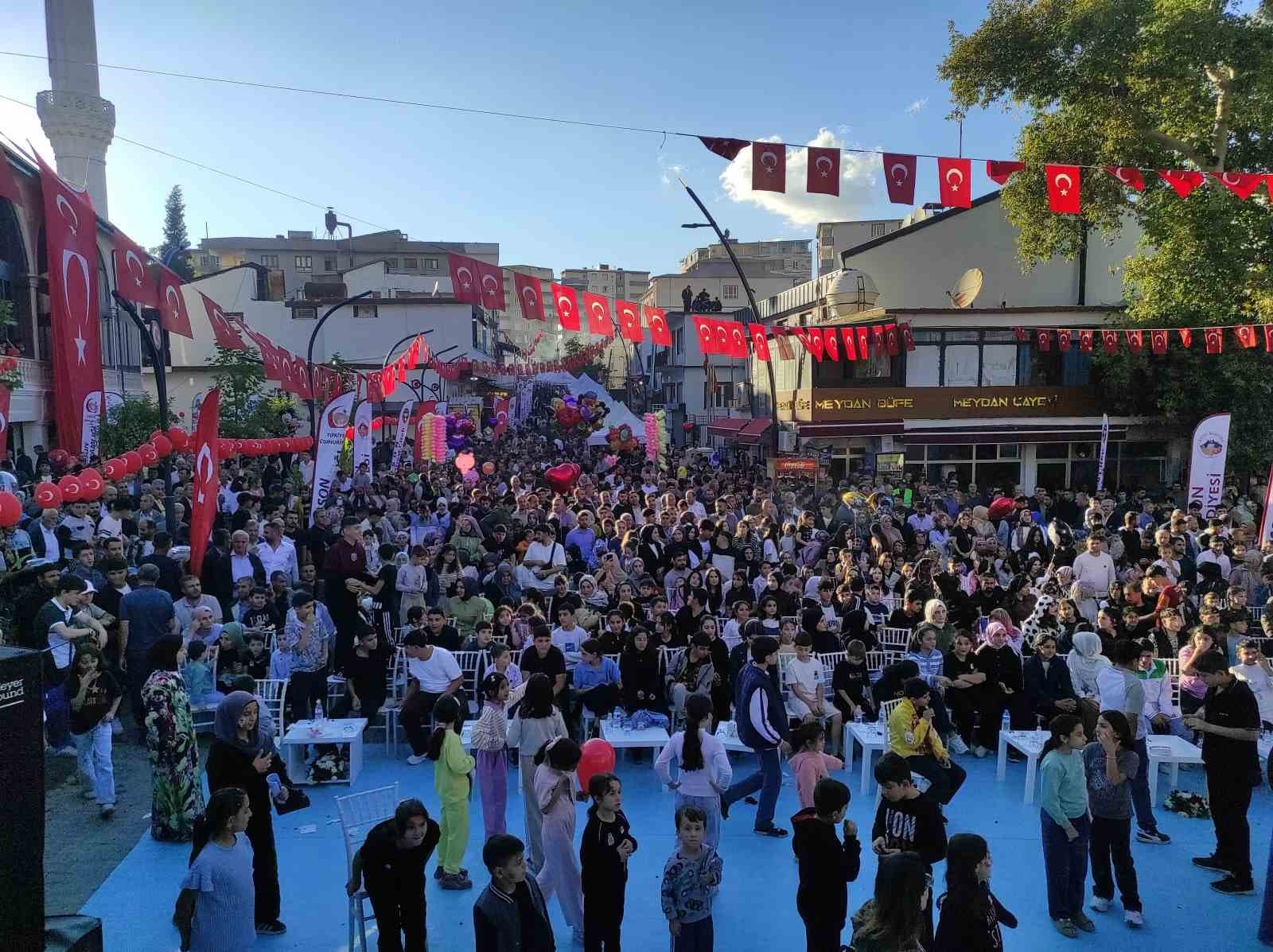 Sason’da Bal, Ceviz ve Çilek Festivali’ne yoğun ilgi