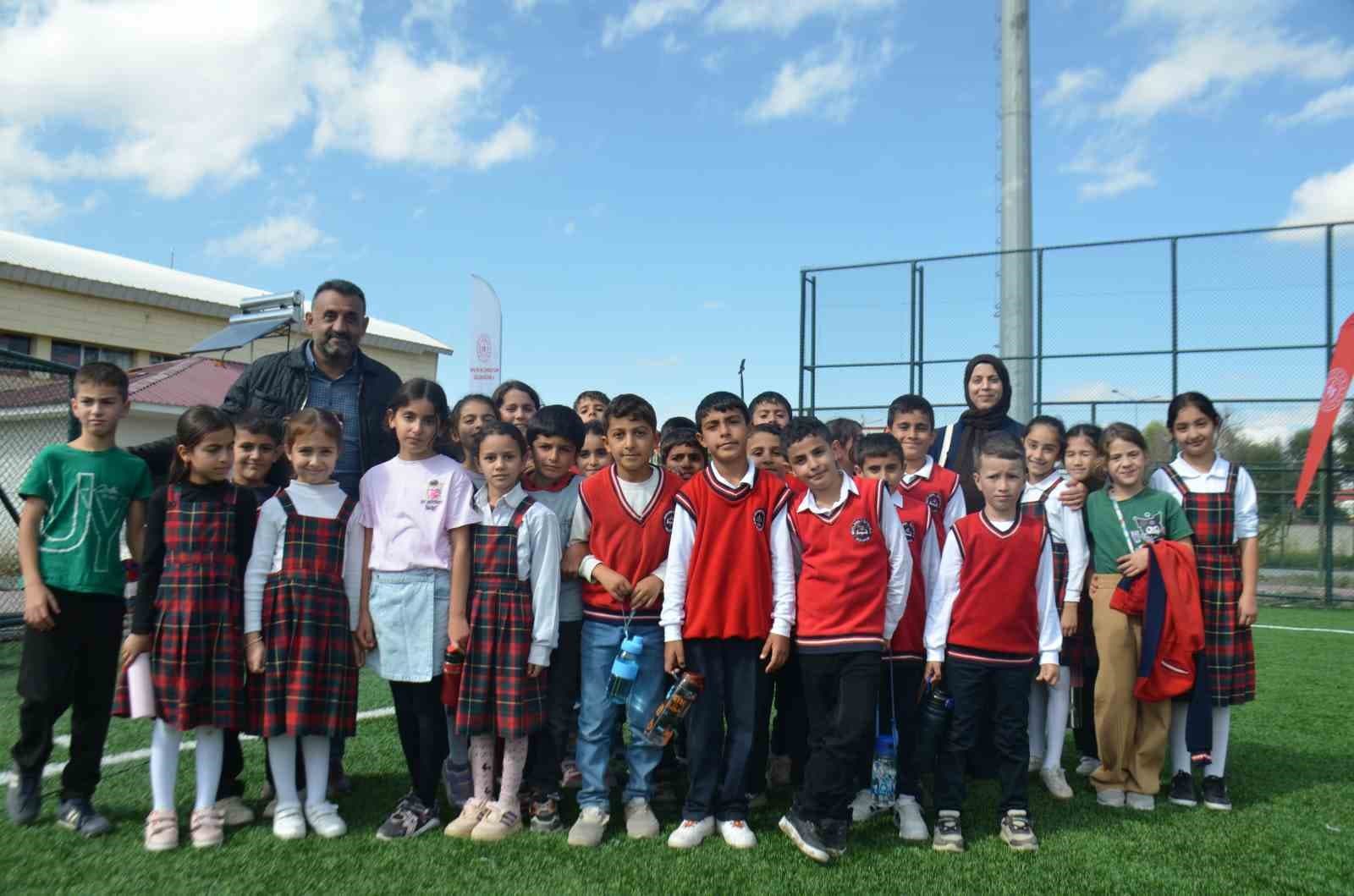 Bulanık’ta ‘Geleneksel Spor Şenliği’ renkli görüntülere sahne oldu