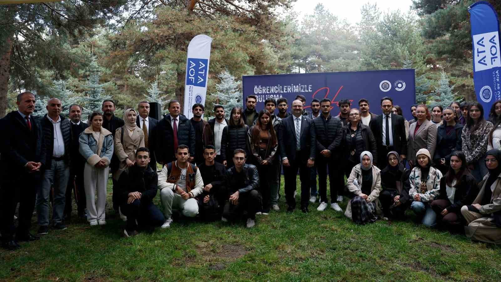 Rektör Hacımüftüoğlu, yeni dönemin ilk buluşmasını öğrencilerle gerçekleştirdi