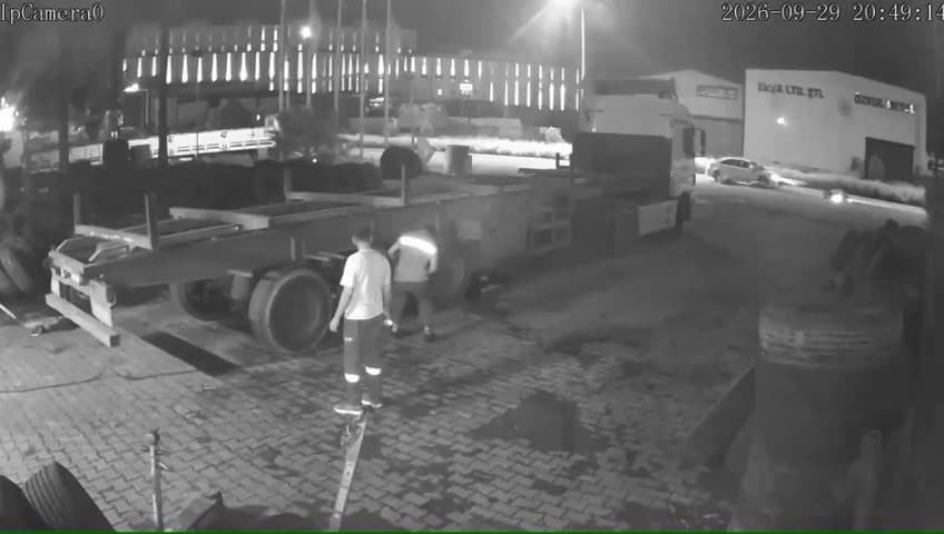 45 günlük evli çiftin yaralandığı kaza kamerada