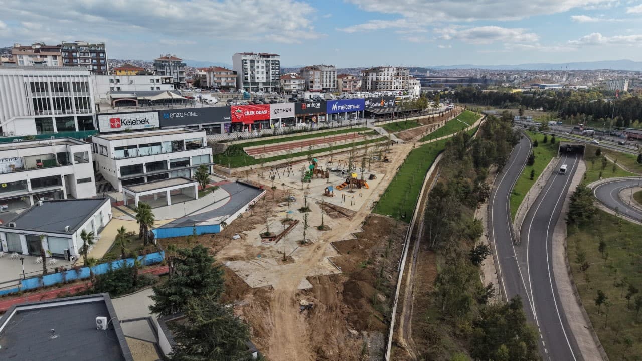 Çayırova Fatih Sultan Mehmet Parkı’nda çalışmalar sürüyor