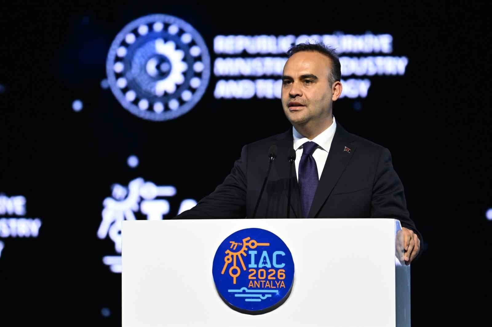Bakan Kacır’dan Antalya’da uzay diplomasisi