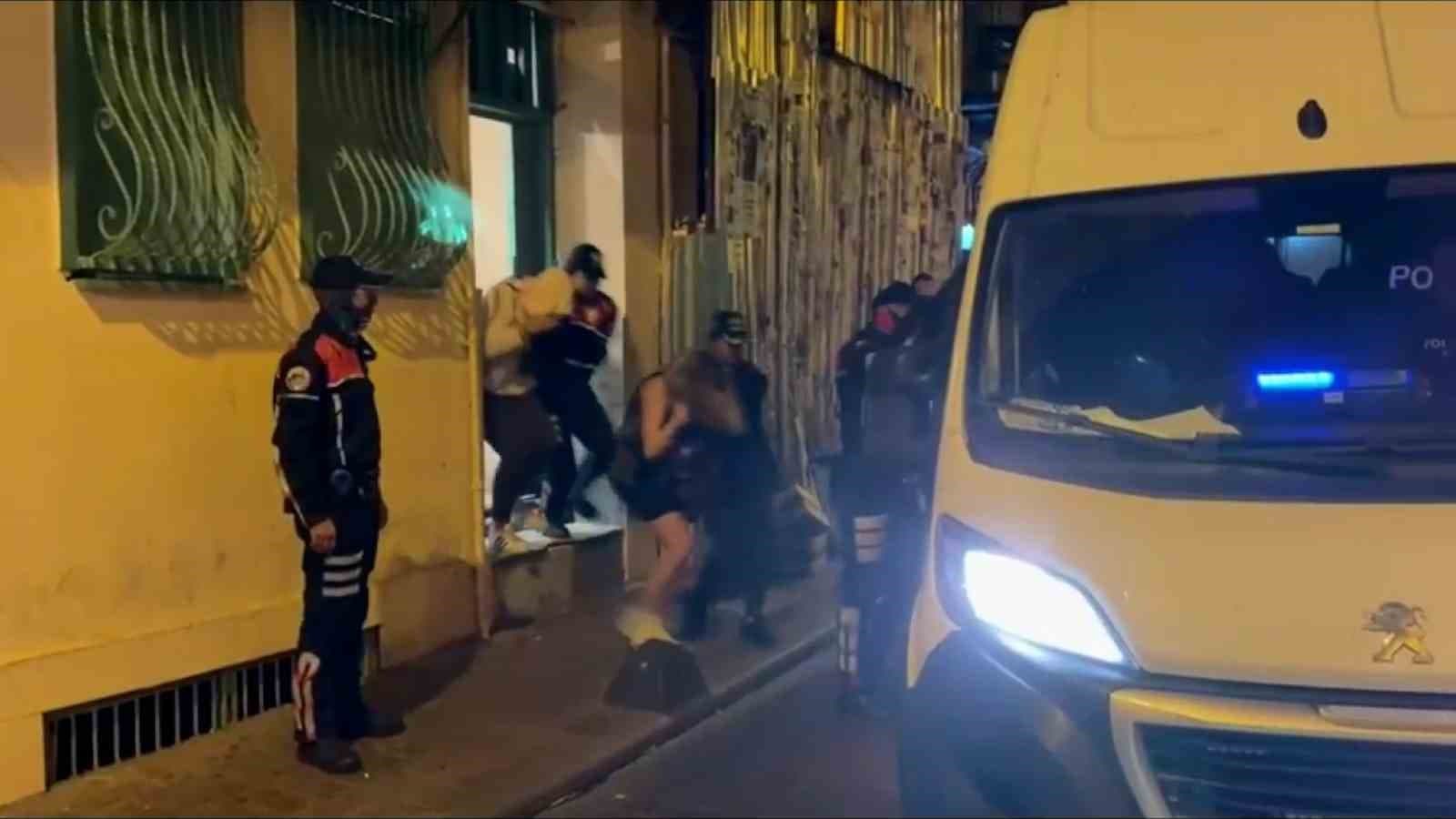 Beyoğlu'nda Dron Destekli Asayiş Denetimi: Fuhuş Pazarlığı Havadan İzlendi, 27 Kişi Yakalandı