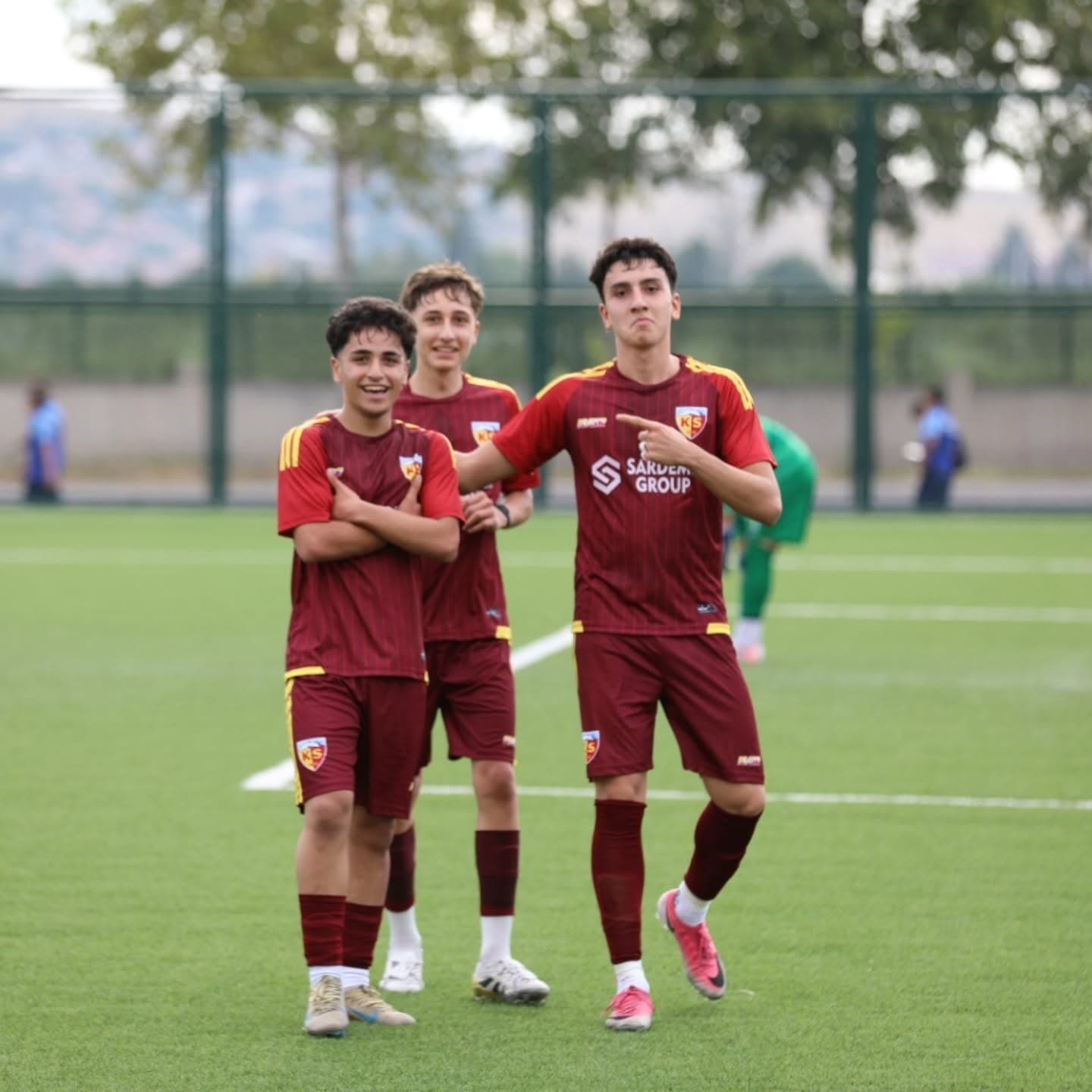Kayserispor U17 Sezona Farklı Galibiyetle Başladı: Genç Yetenek Arda Efe Ülgür Şov Yaptı