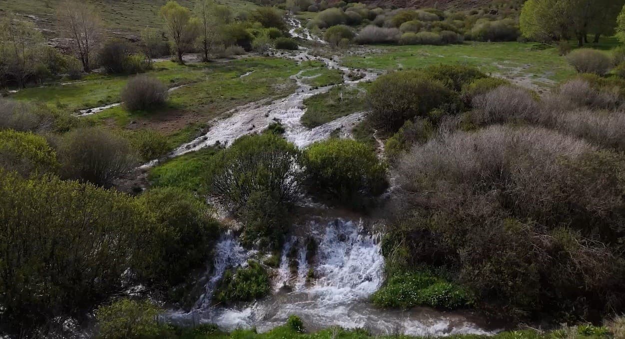 Erzincan'da Efsanelerle Anılan Şifalı Traverten Kaynağı Zamana Meydan Okuyor