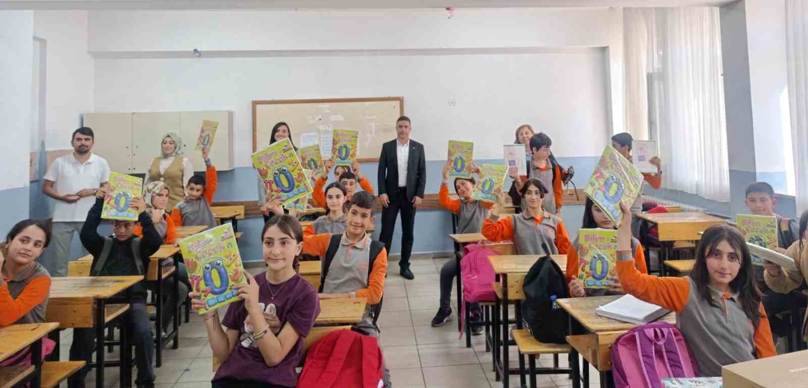 Gürpınarlı Öğrenciler VR Gözlükler ve Deney Setleriyle Teknolojiyi Keşfetti