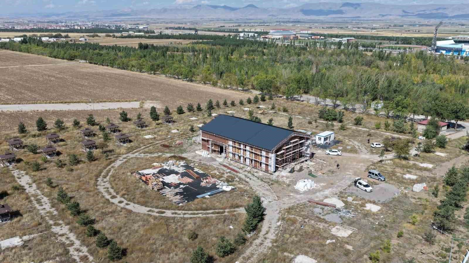 Atatürk Üniversitesi Kampüsündeki Millî Teknoloji Atölyesi Açılışa Gün Sayıyor