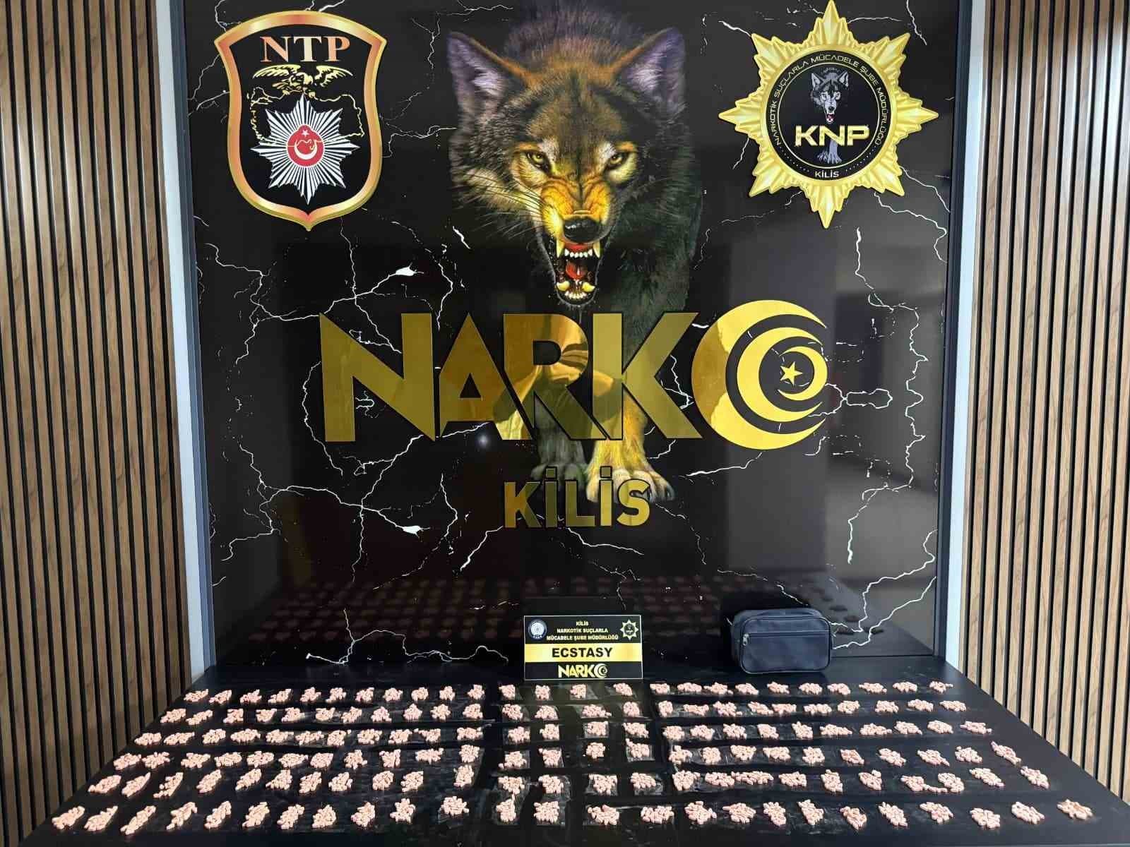 Kilis’te 3 bin captagon hapla yakalanan 2 şüpheli tutuklandı