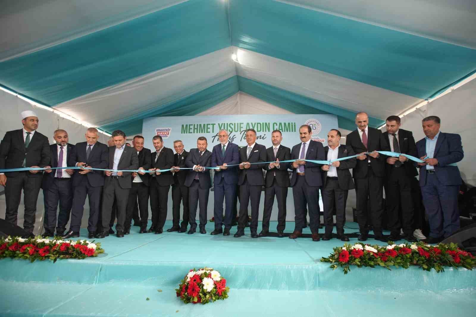 Arnavutköy’de Mehmet Yusuf Aydın Camii, Bakan Işıkhan’ın katılımıyla ibadete açıldı