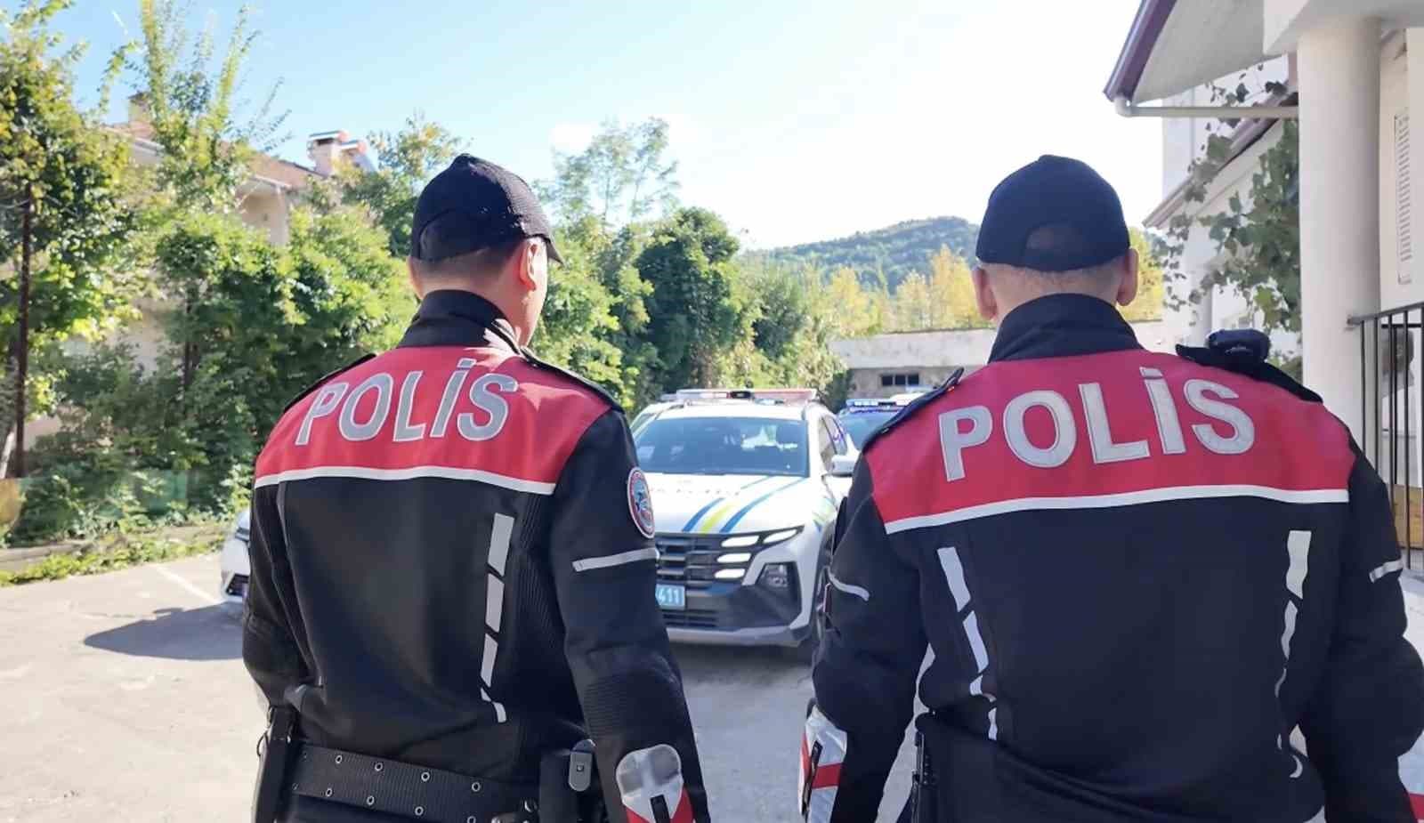 Cide’de 690 şahsın kimlik sorgulaması yapıldı