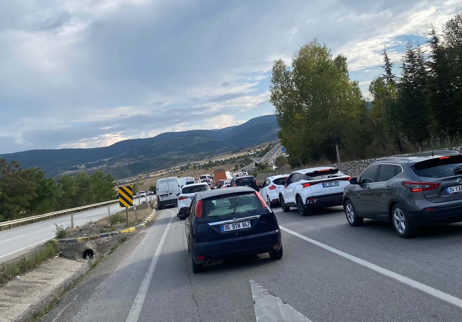 Yol çalışması 21 ilin geçiş noktasını kilitledi