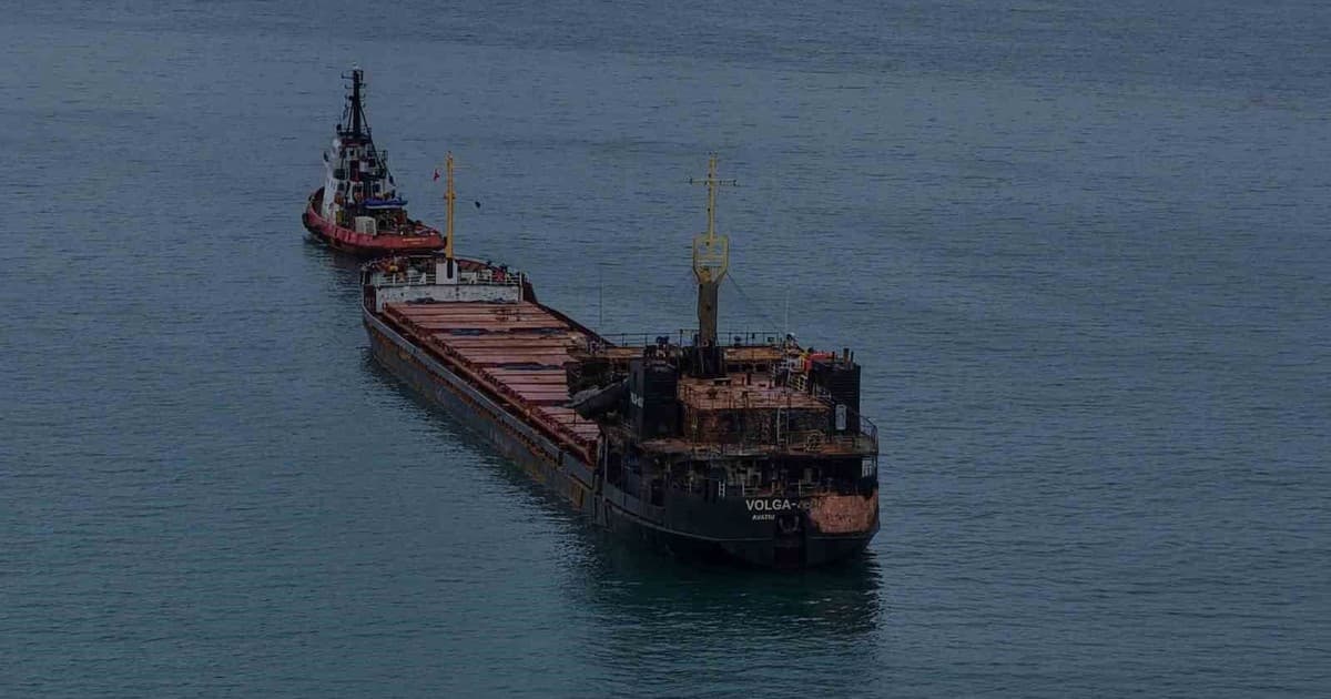 Savaşın izlerini taşıyan VOLGA-4007 isimli gemi Trabzon açıklarında