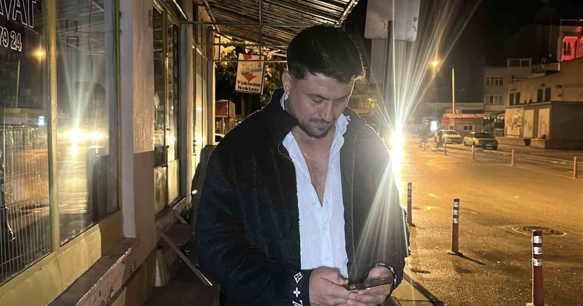 "Burdur’u yakacağım" sözünü tuttu: Kız istemeye meşale ve havai fişeklerle gitti
