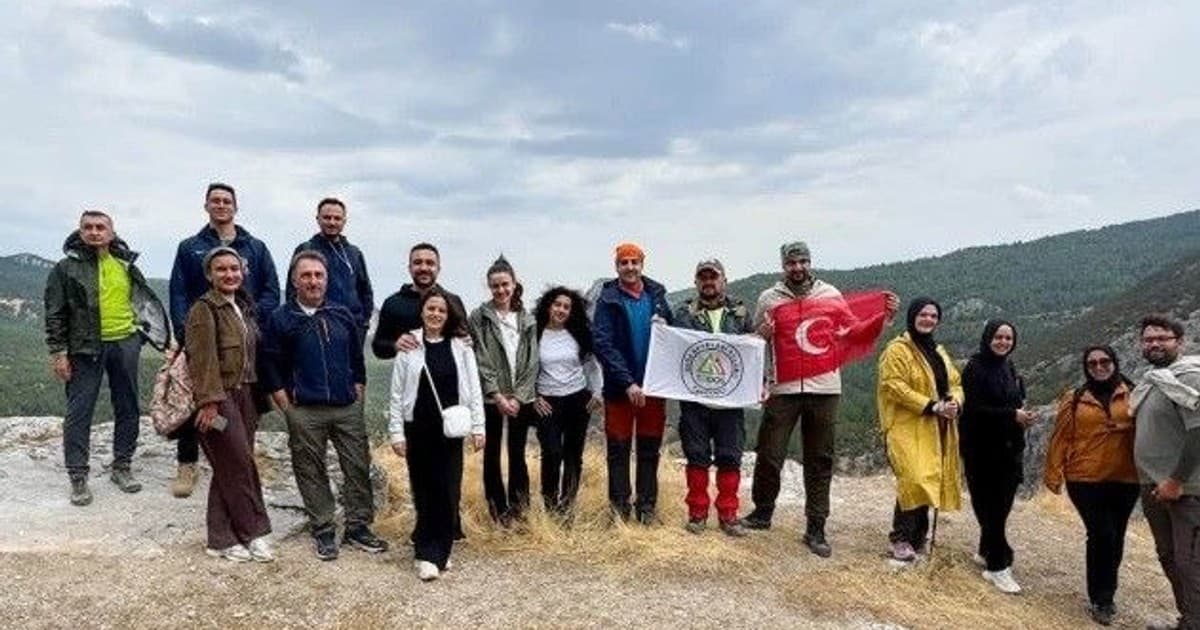 Kütahyalı dağcılar, İkitaş Kanyonu’nda 15 kilometre yürüdü