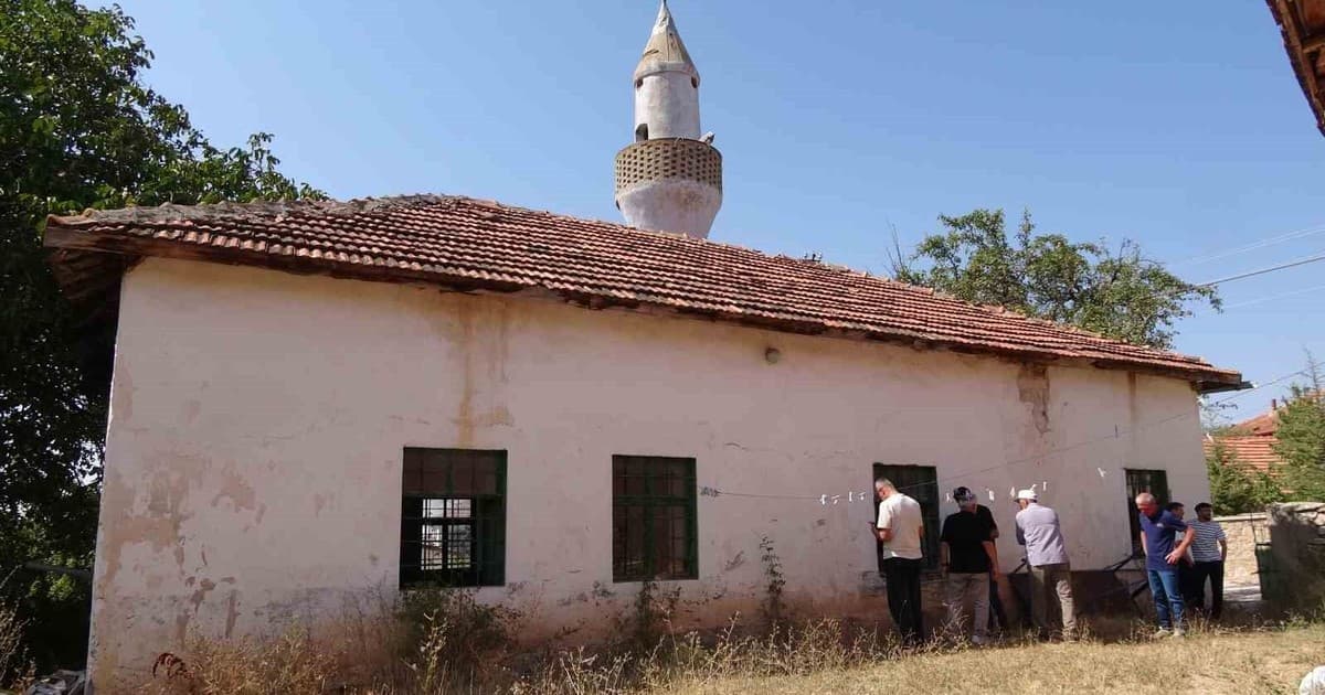 Yozgat’taki asırlık cami onarılmayı bekliyor