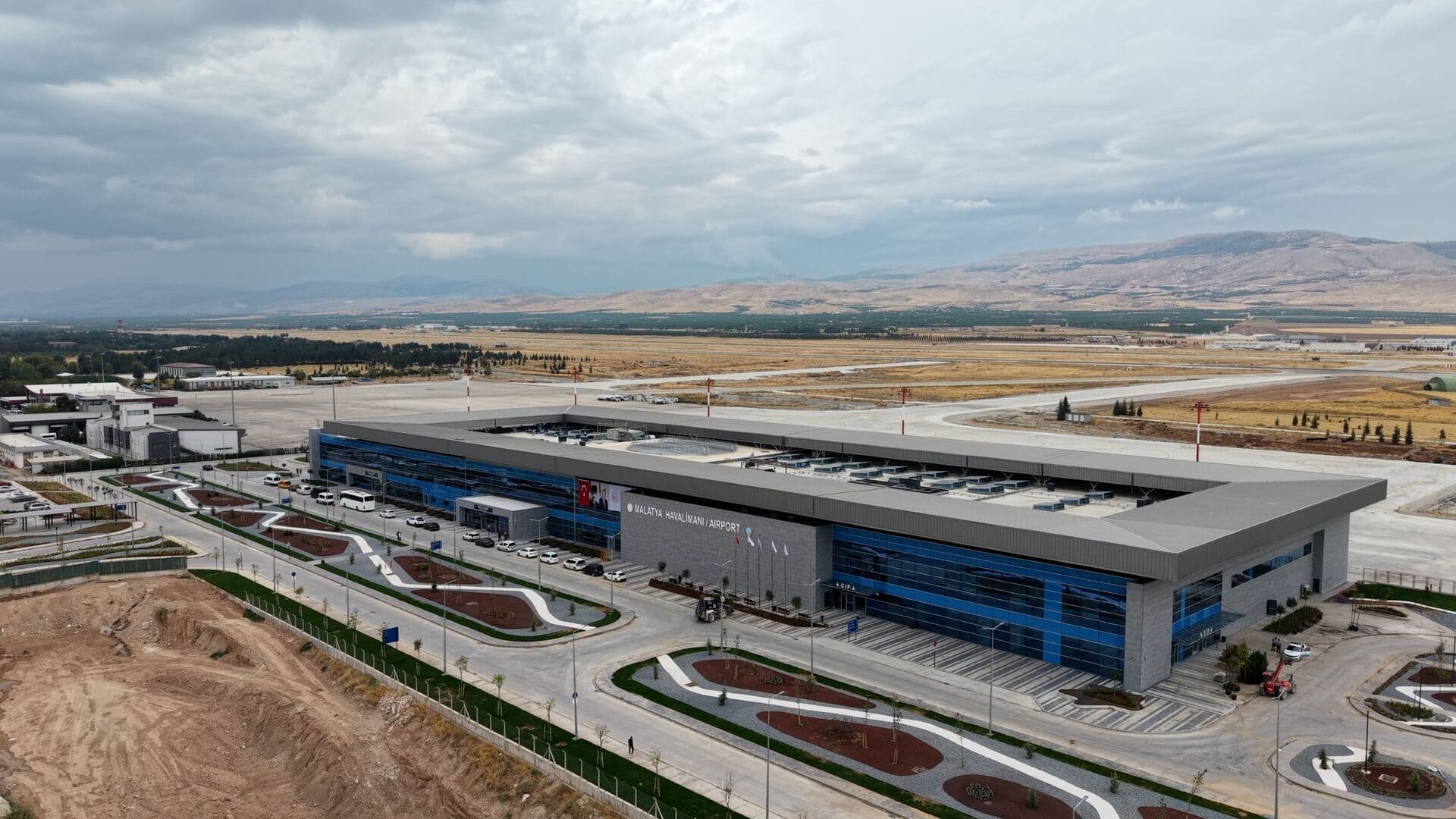 Malatya Havalimanı'nda yeni terminal açıldı