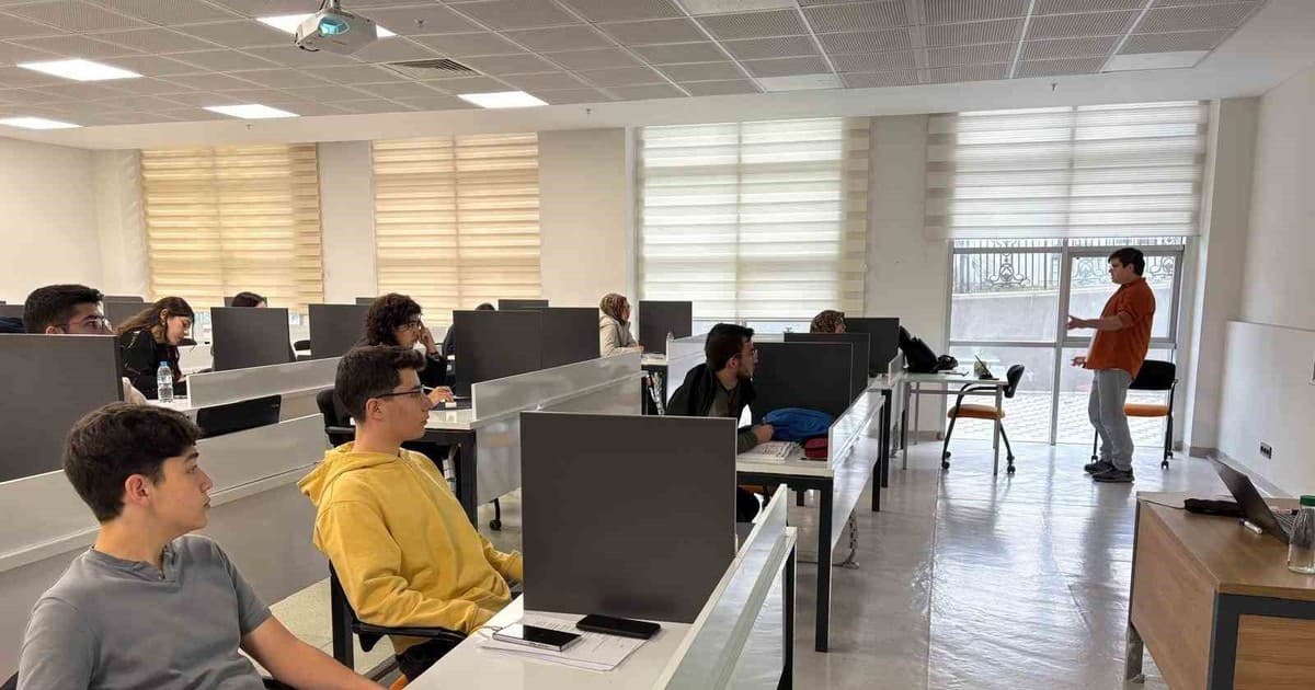 ’Tercihten Önce Üniversiteni Yaşa’ projesine başvuru için son iki gün