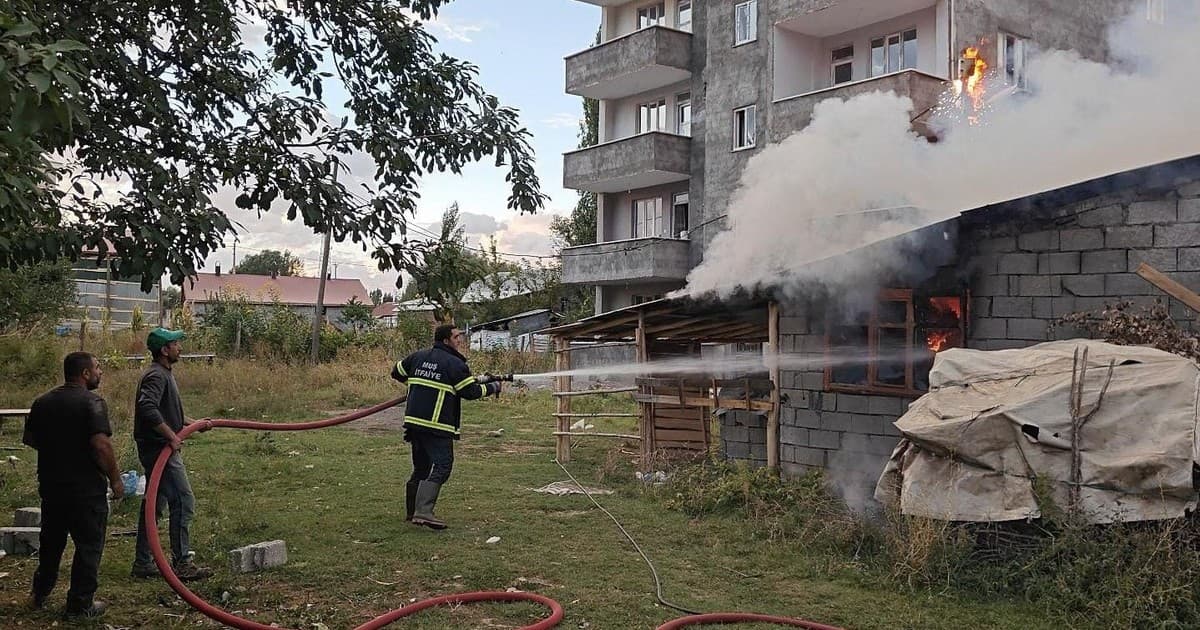 Muş’ta odunlukta korkutan yangın