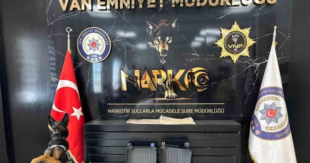 Van’da havalimanında 2 kilo 100 gram uyuşturucu ele geçirildi