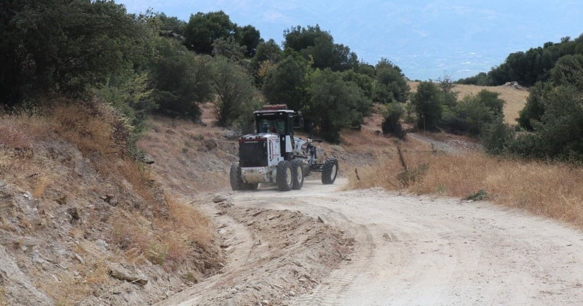 Bozdoğan Belediyesi yol çalışmalarına devam ediyor