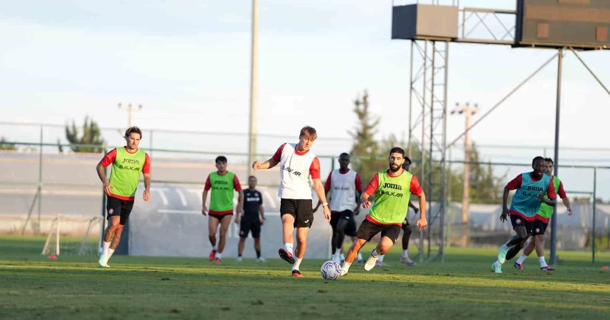 Çorum FK Antalya kampında çalışmalarını sürdürdü