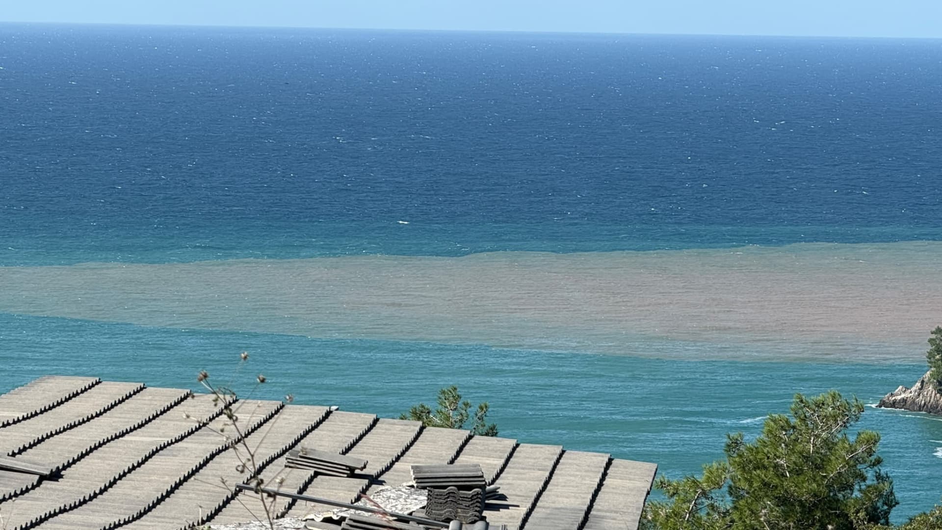 Bartın’da deniz kahverengiye döndü