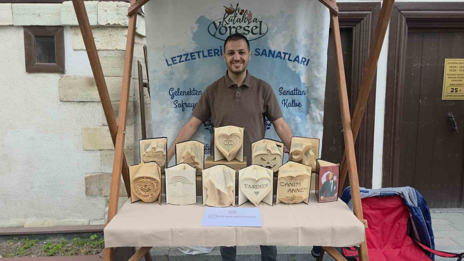 Kütahyalı Maden Mühendisi Hurda Kitapları Sanat Eserine Dönüştürüyor