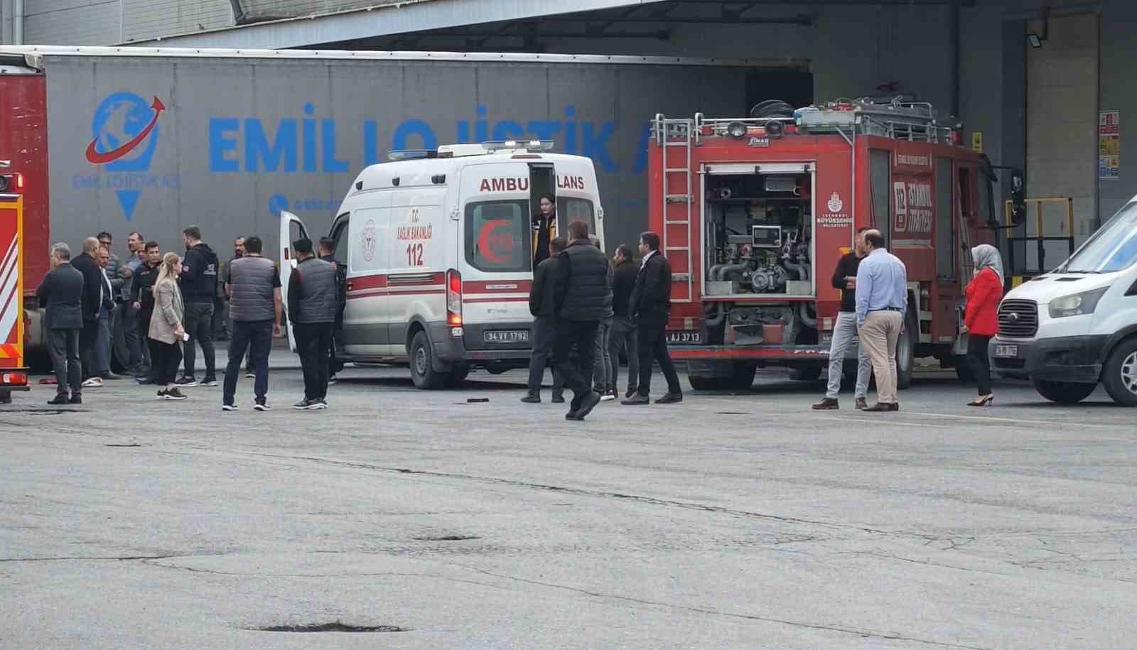 Esenyurt'ta Depo Bahçesinde Feci Kaza: İşçi İki Tırın Arasında Sıkışarak Can Verdi