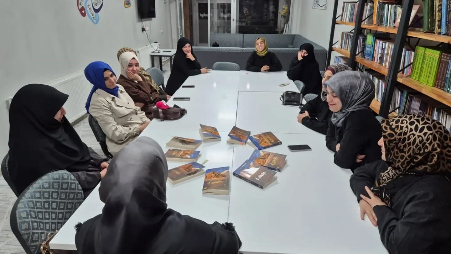 Bayburt'ta Kadınlar Kitap Analizi Etkinliğinde Buluştu