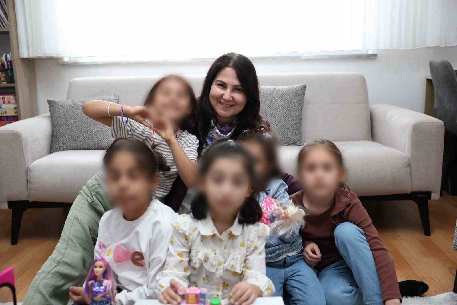 Düzce Valisi'nin Eşi Elif Makas Sevgi Evindeki Çocukları Ziyaret Etti