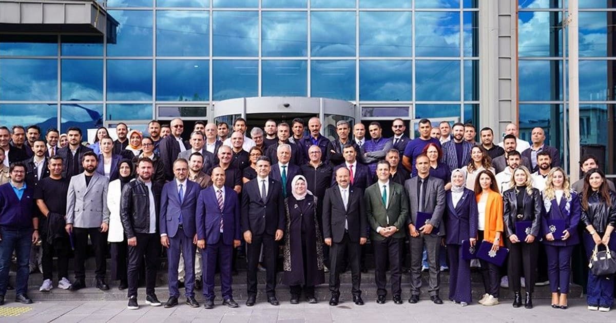 Erzurum Teknik Üniversitesi Tam Akreditasyon Başarısını Kutladı