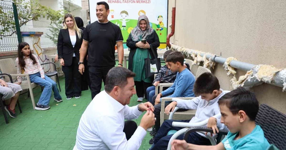 'Çılgın Mısırcı' Özel Çocukları Sevindirmek İçin Nevşehir'e Geldi