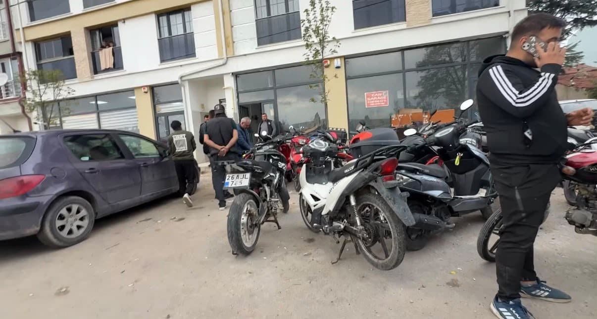 Çalınan Motosikletini Cep Telefonundaki Takip Cihazıyla Adres Adres İzleyip Buldu