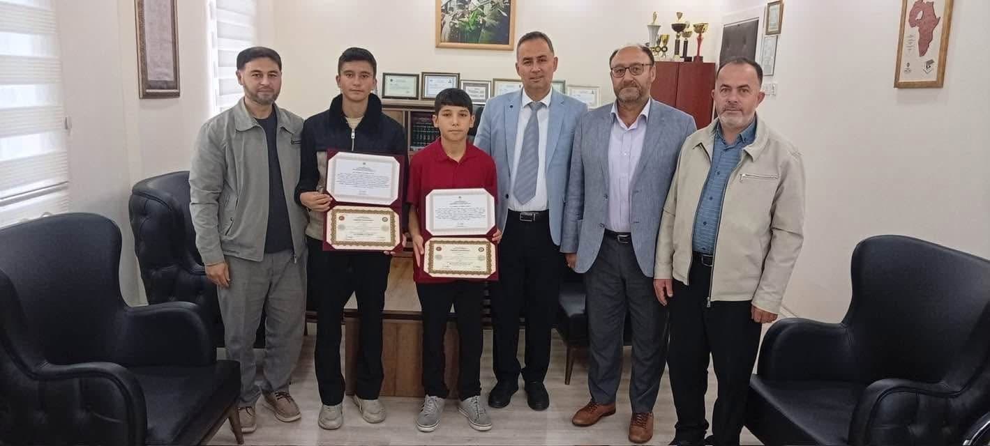 Bolvadin'de Hafızlığını Tamamlayan İki Öğrenciye İcazet Belgeleri Verildi