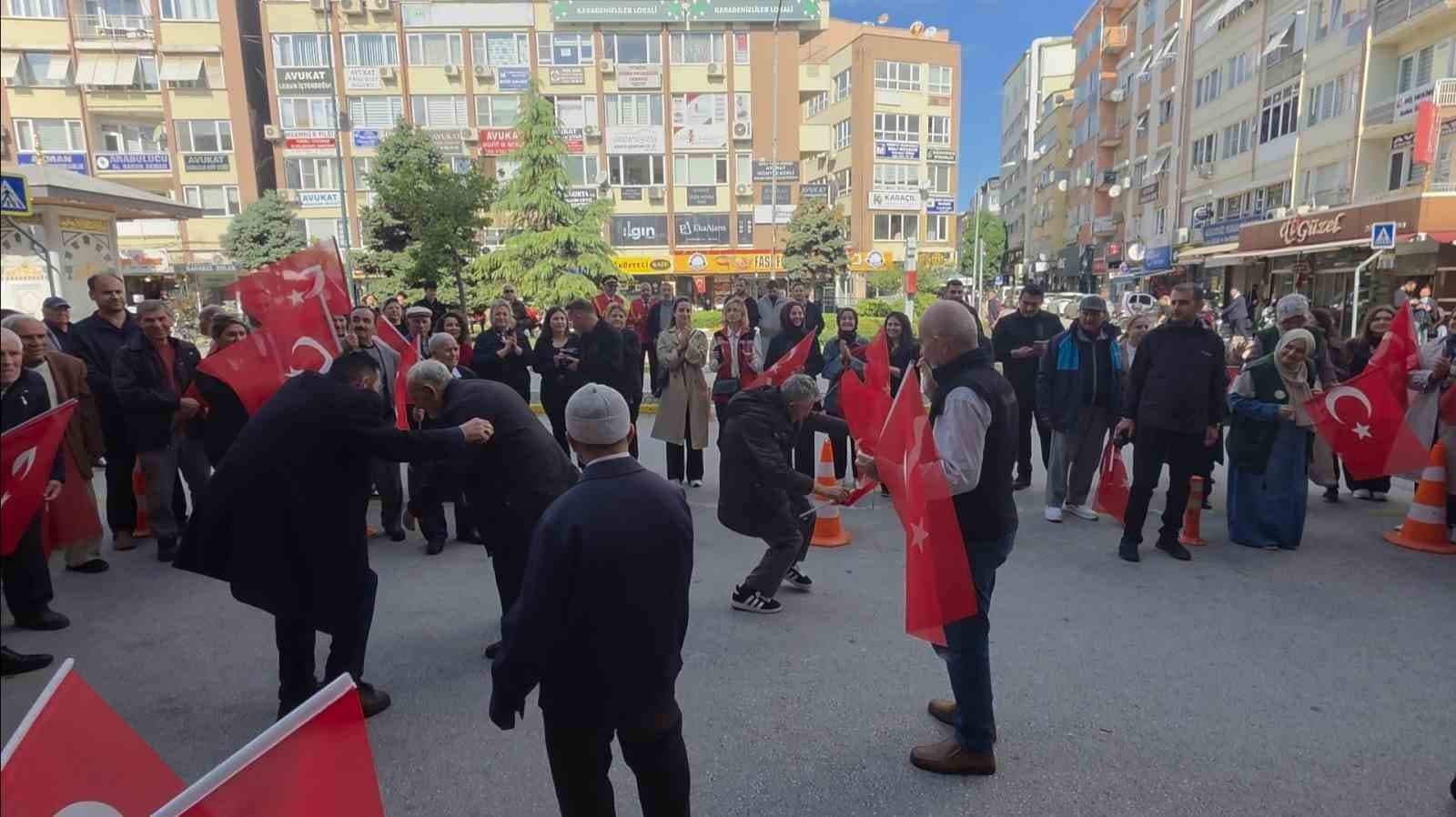 Balıkesir'de Yaşlılar Günü Neşeyle Kutlandı