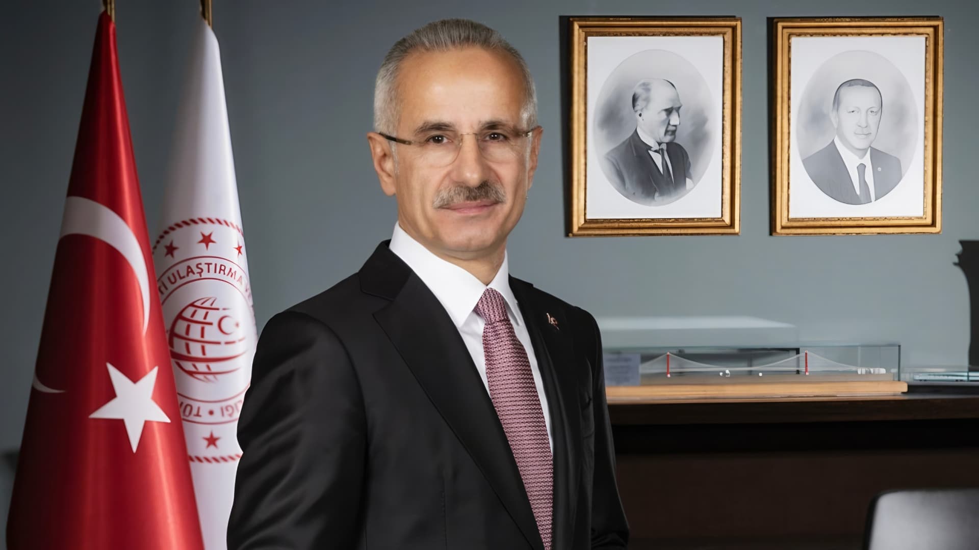 Ankara YHT Garı ile Esenboğa Havalimanı Raylı Sistemle Birbirine Bağlanıyor