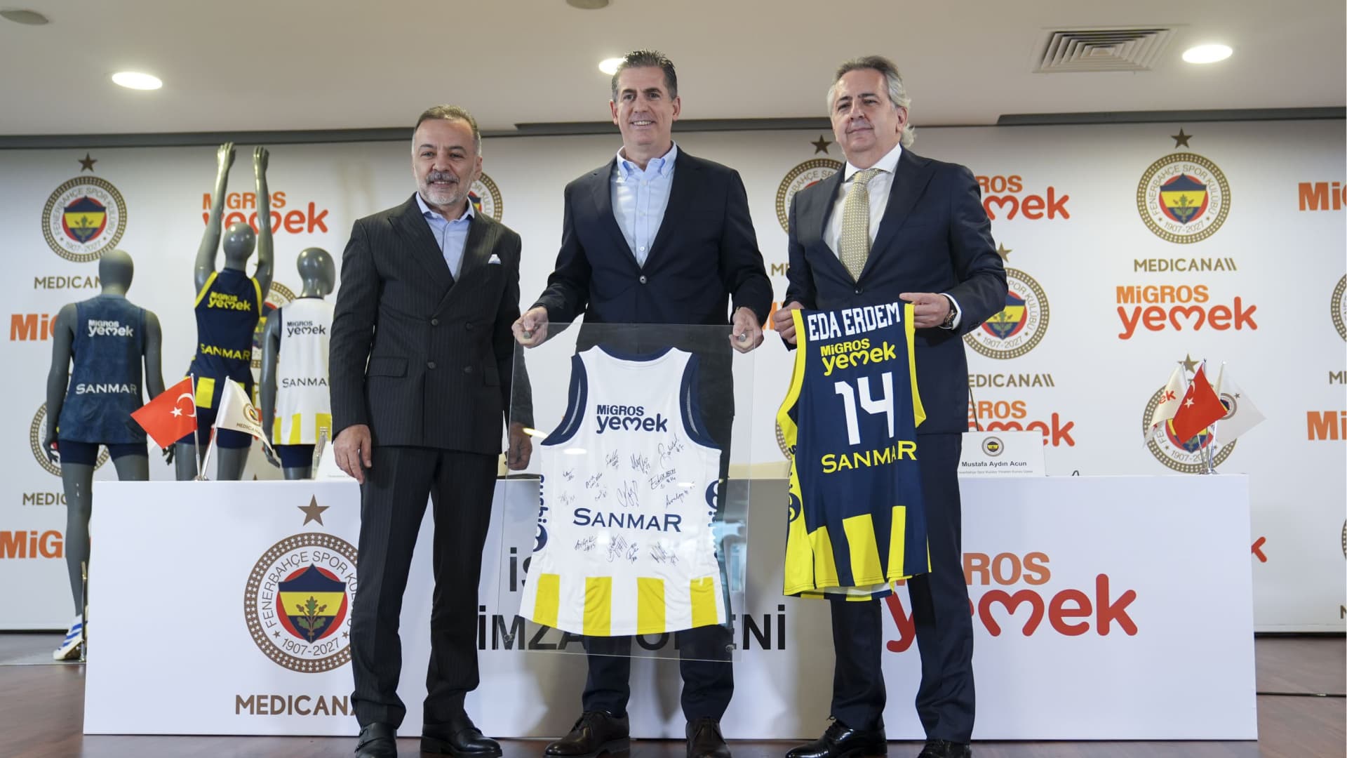 Fenerbahçe Kadın Voleybol Takımı, Migros Yemek İle Sponsorluk Tazeledi