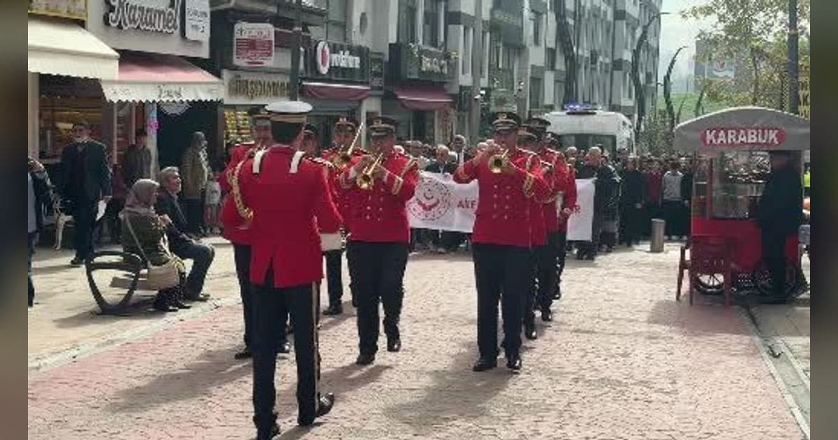 Karabük'te Gençler ve Yaşlılar Farkındalık Yürüyüşünde Bir Araya Geldi