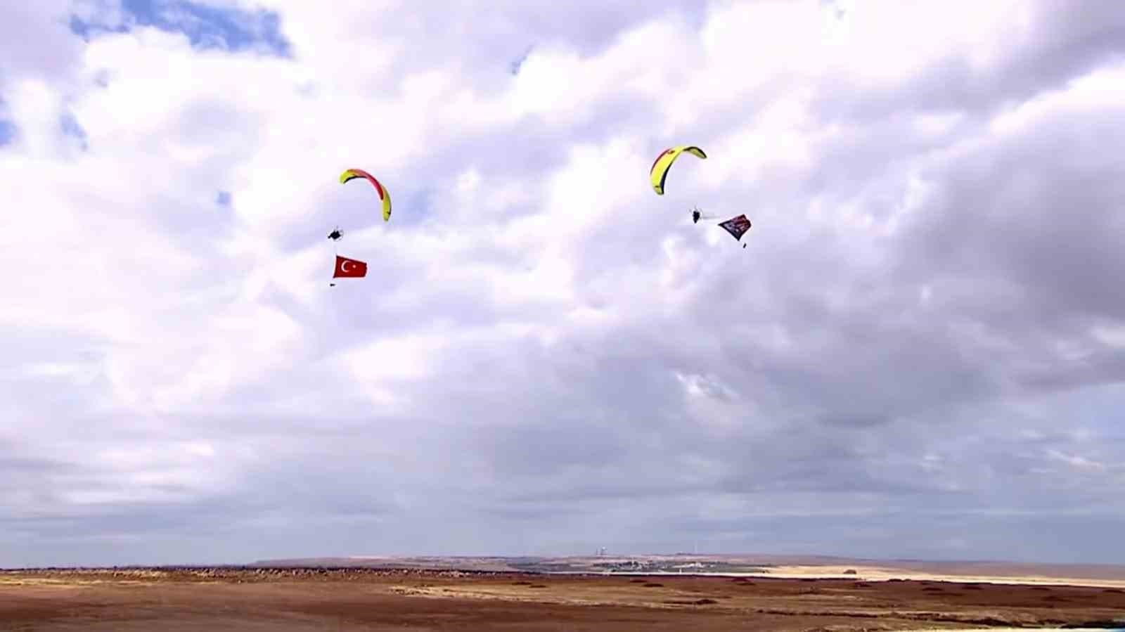 TEKNOFEST Güneydoğu'da Paramotor Gösterisi Büyüledi