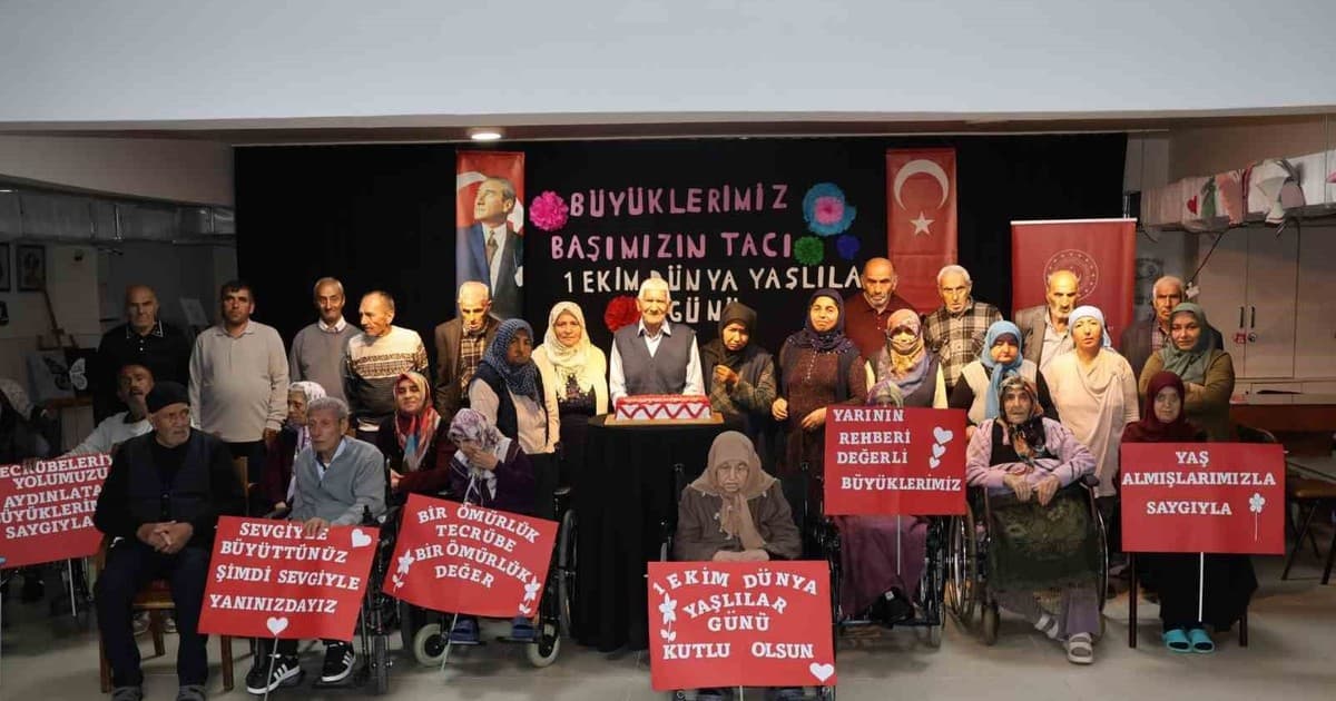 Erzurum'da Dünya Yaşlılar Günü Kuşakları Bir Araya Getirdi