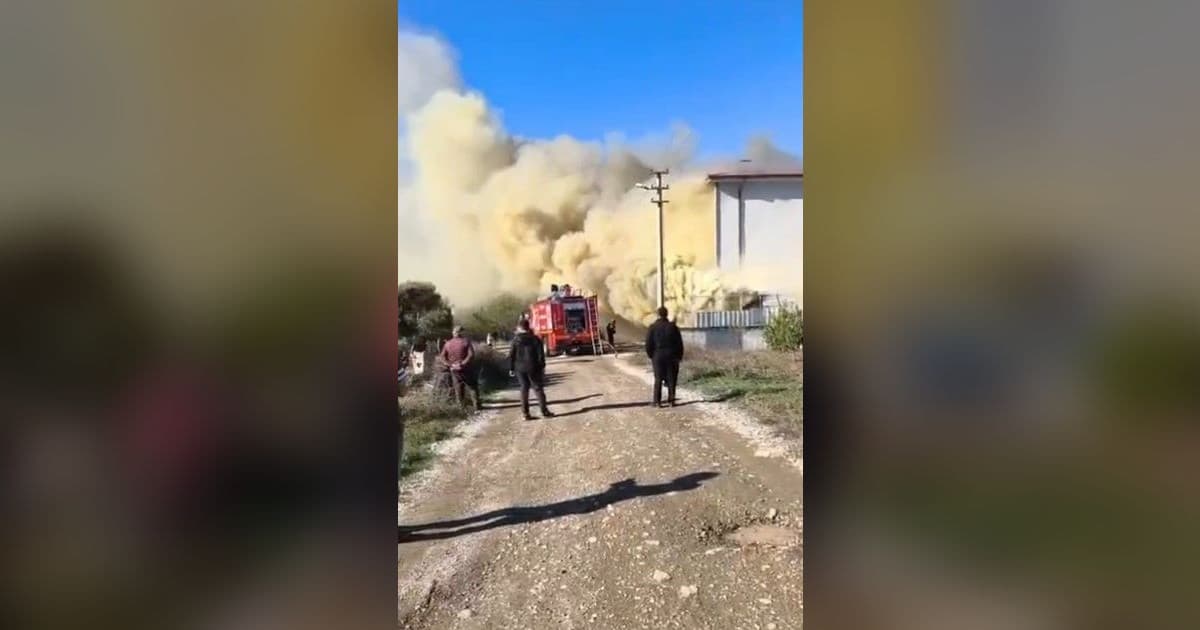 Geyve'de Mobilya İmalathanesinde Yangın Çıktı