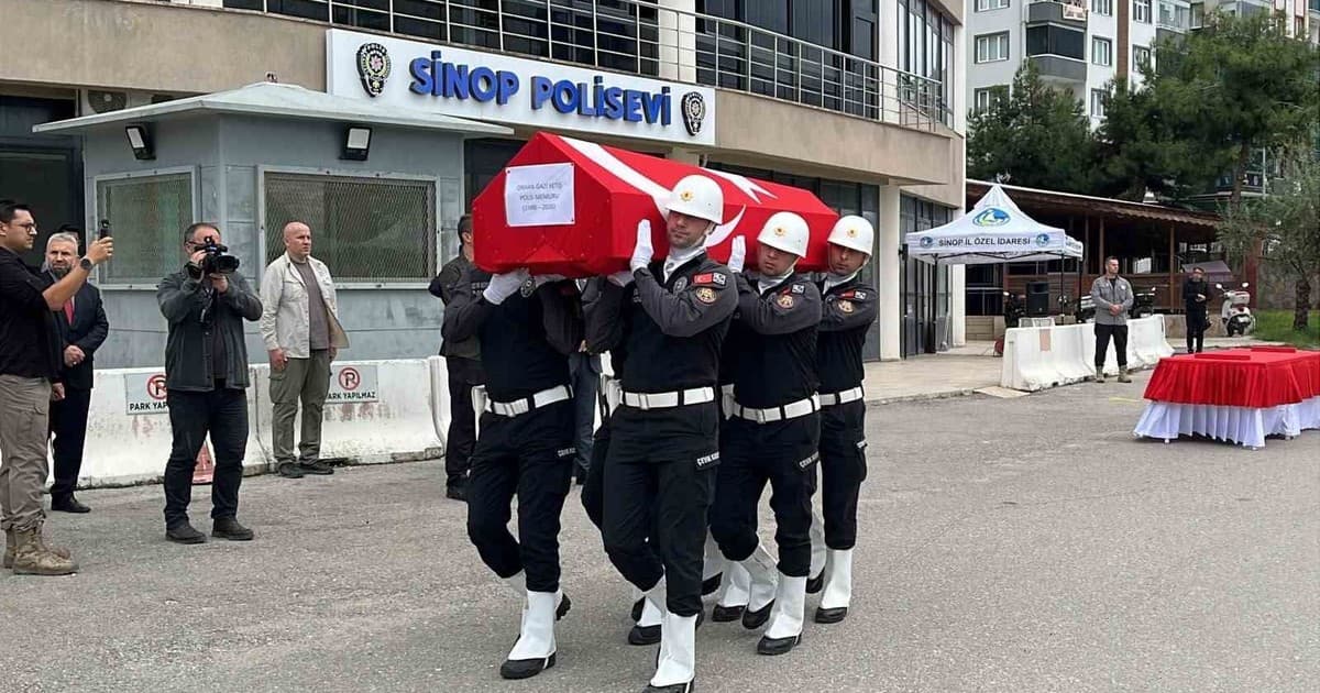 Sinop'ta Tekne Kazasında Şehit Olan Polis Memuru İçin Hüzünlü Tören