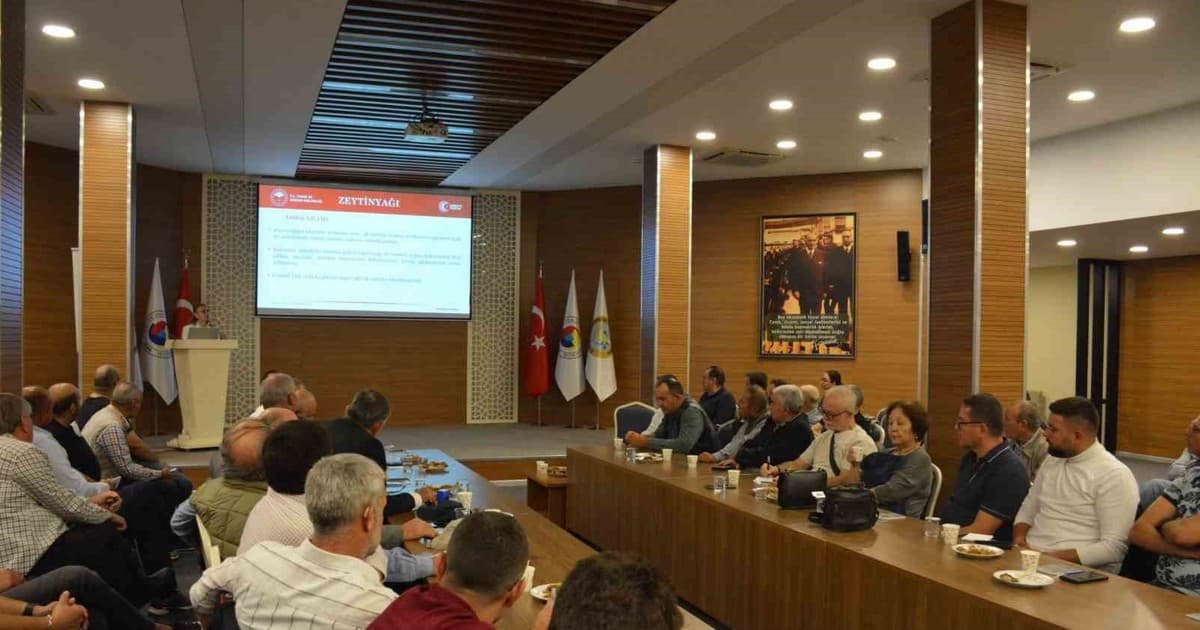 Manisa'da Zeytin Sektörü Buluştu: Rekor Rekolte Beklentisi ve Küresel Rekabet Masada