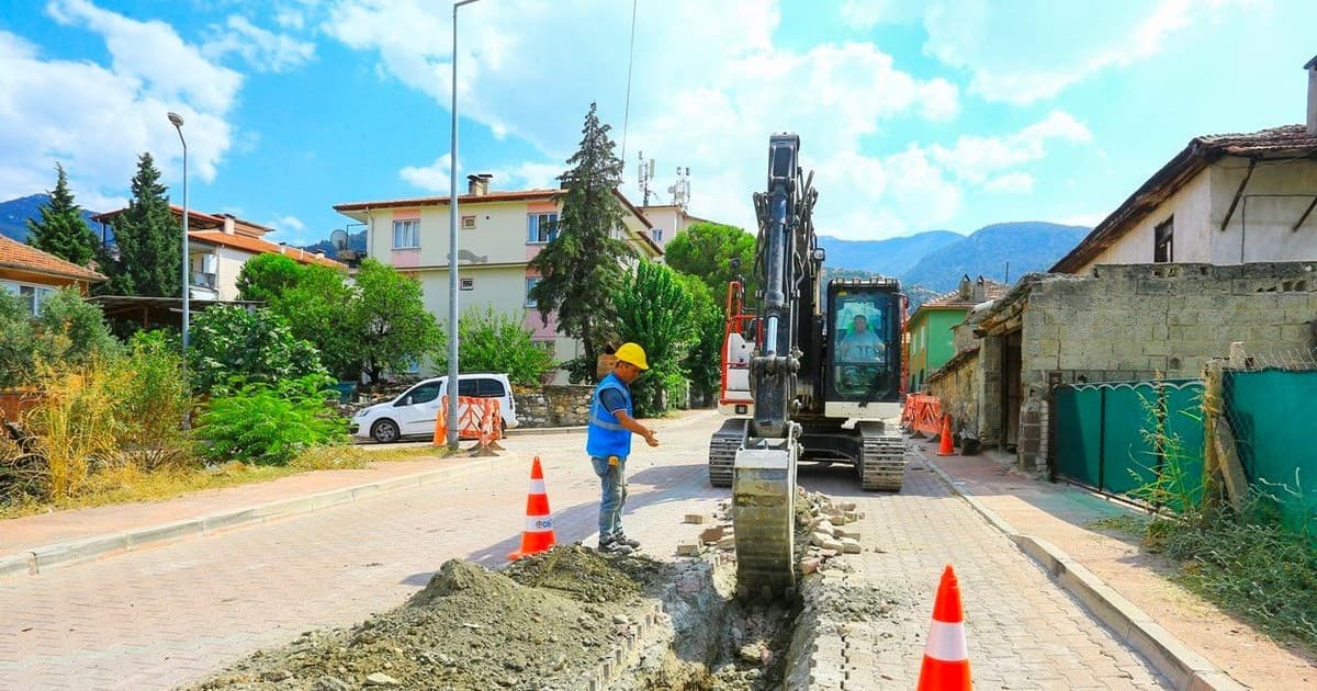 Honaz'da Sağlıklı Su İçin Asbestli Borular Yenileniyor