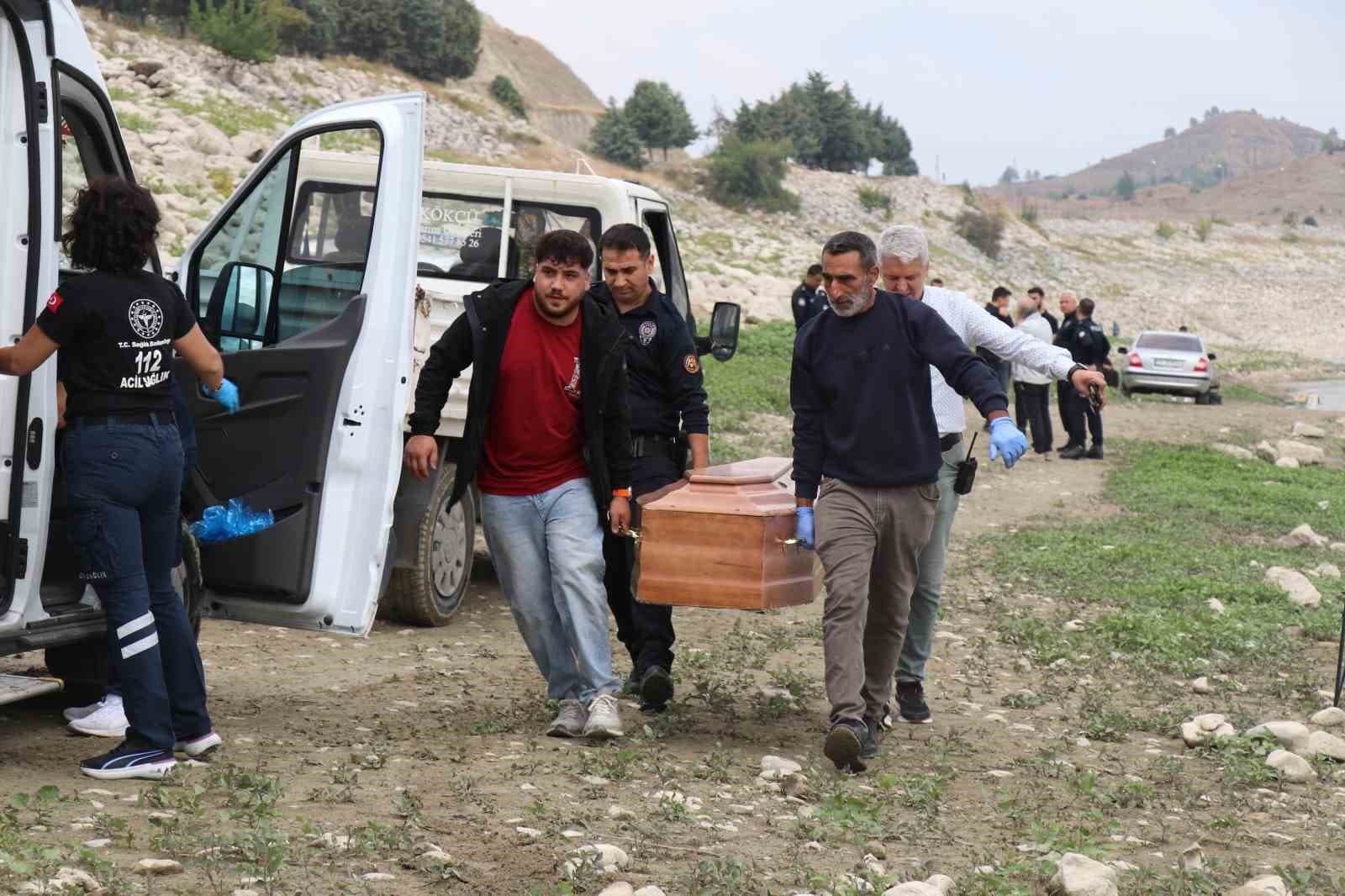 Denizli'de Baraj Göletinde Darp İzli Erkek Cesedi Bulundu