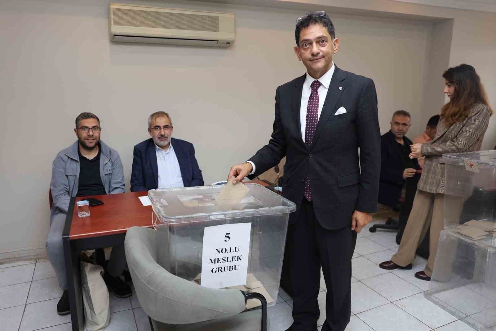Erzurum Ticaret Borsası'nda Güven Tazeleyen Hakan Oral'dan Yeni Dönem Mesajı