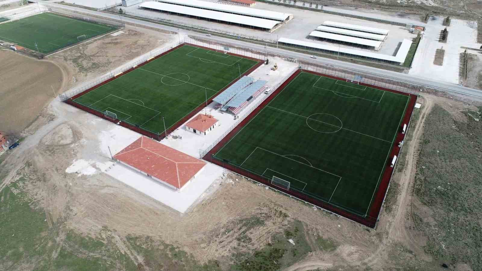 Tavşanlı'daki Karakova Spor Tesisleri 17 Milyon Liralık Yatırımla Yenileniyor
