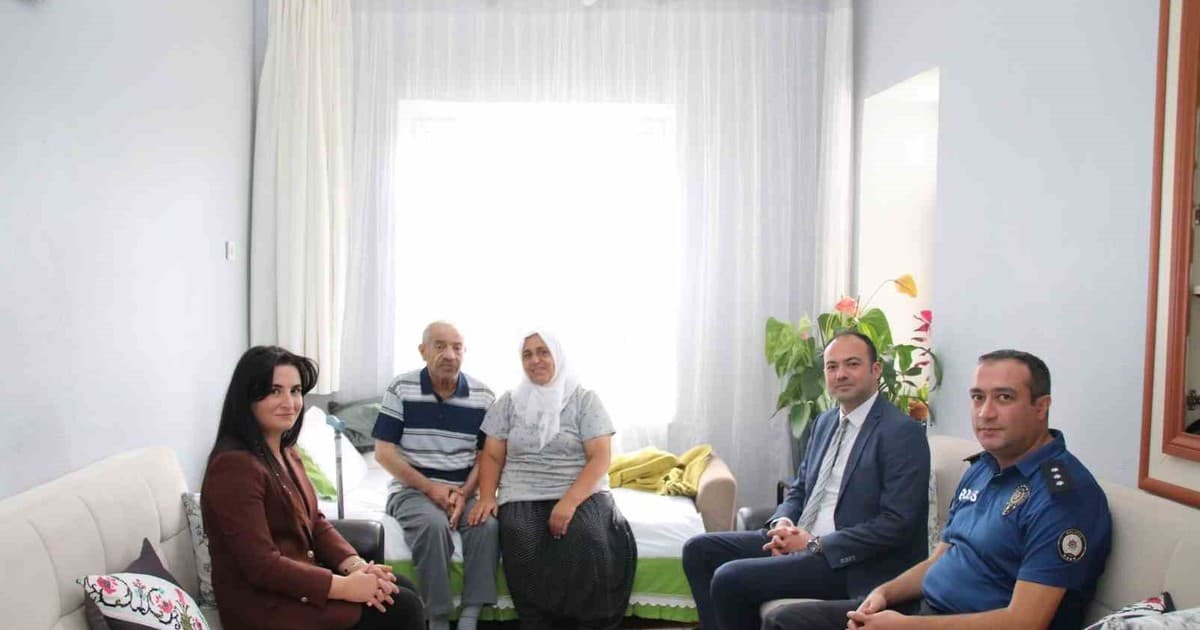 Pütürge'de İlçe Protokolünden Yaşlı ve Hasta Vatandaşlara Evde Ziyaret