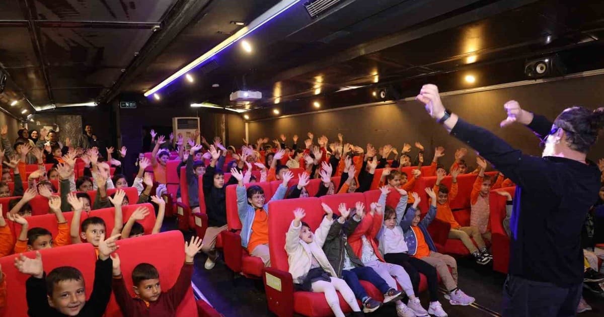 Gezen Sinema Tırı Düzceli Köy Öğrencilerini Beyaz Perdeyle Buluşturdu